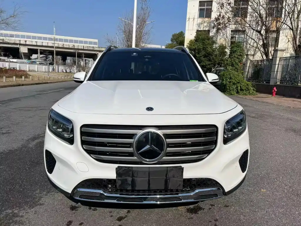 MERCEDES-BENZ GLB