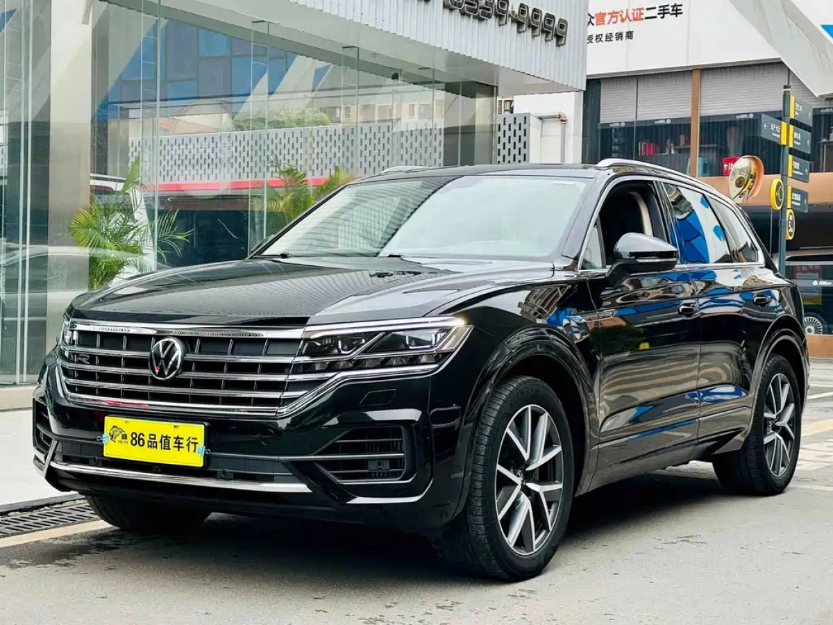 VOLKSWAGEN TOUAREG