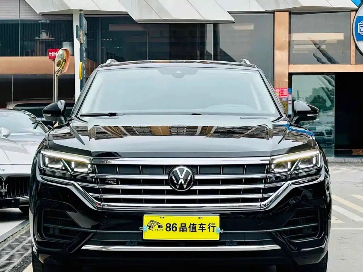 VOLKSWAGEN TOUAREG