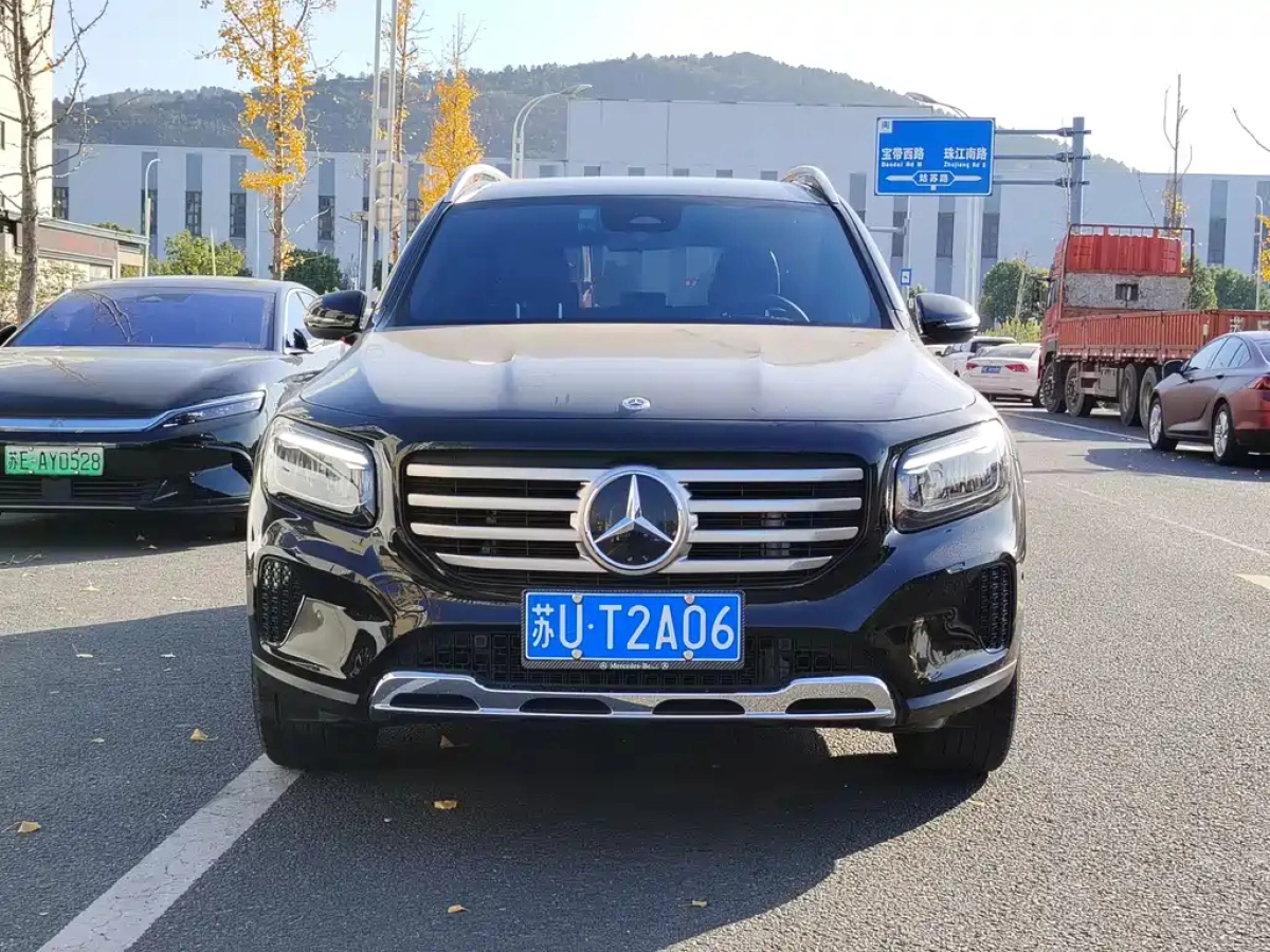 MERCEDES-BENZ GLB