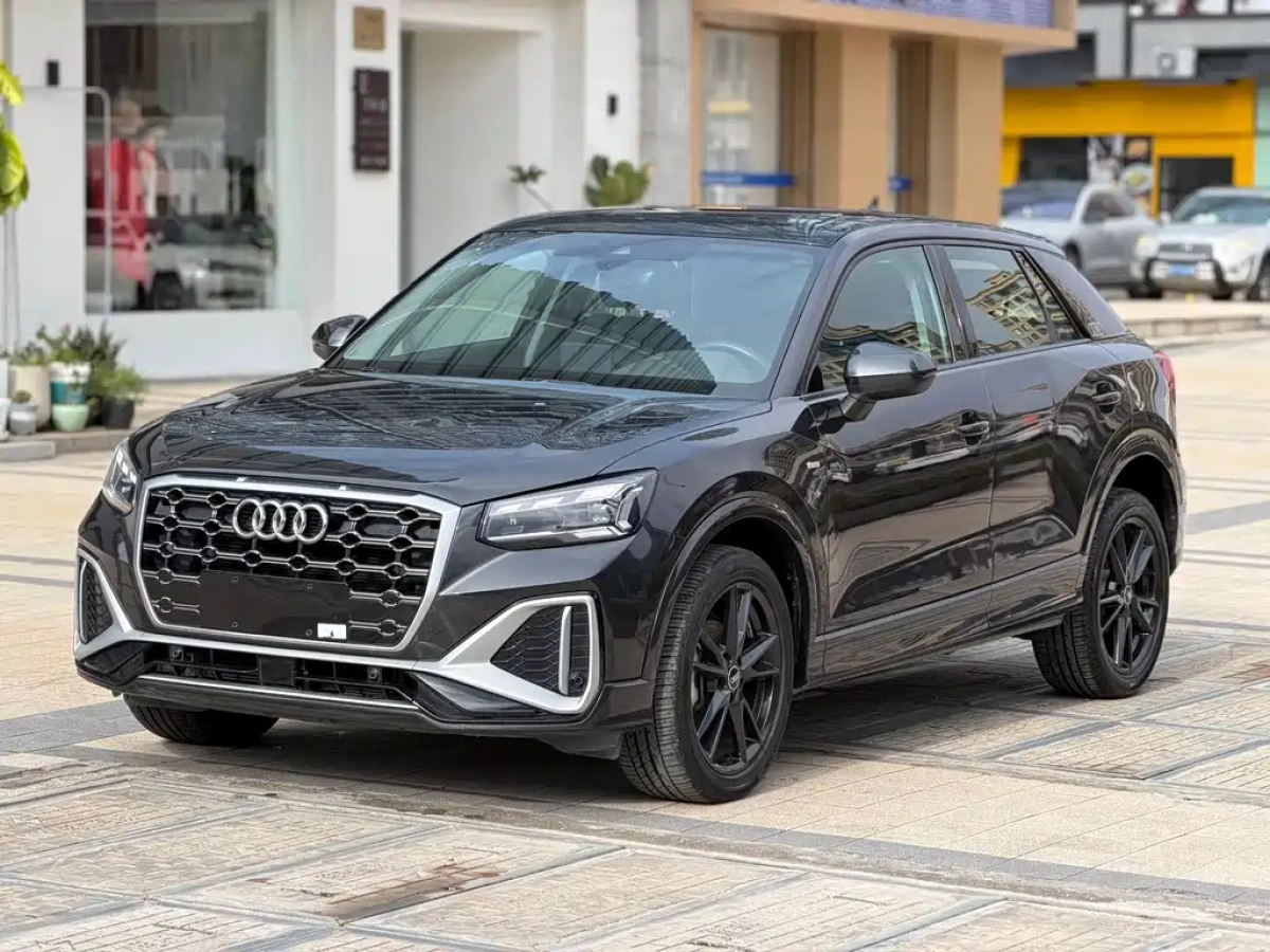AUDI Q2L