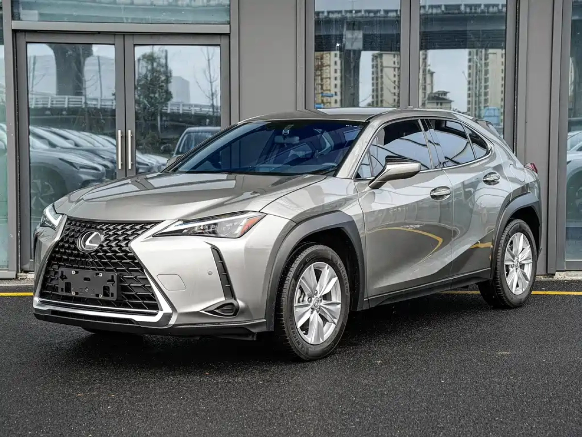 LEXUS UX  2024