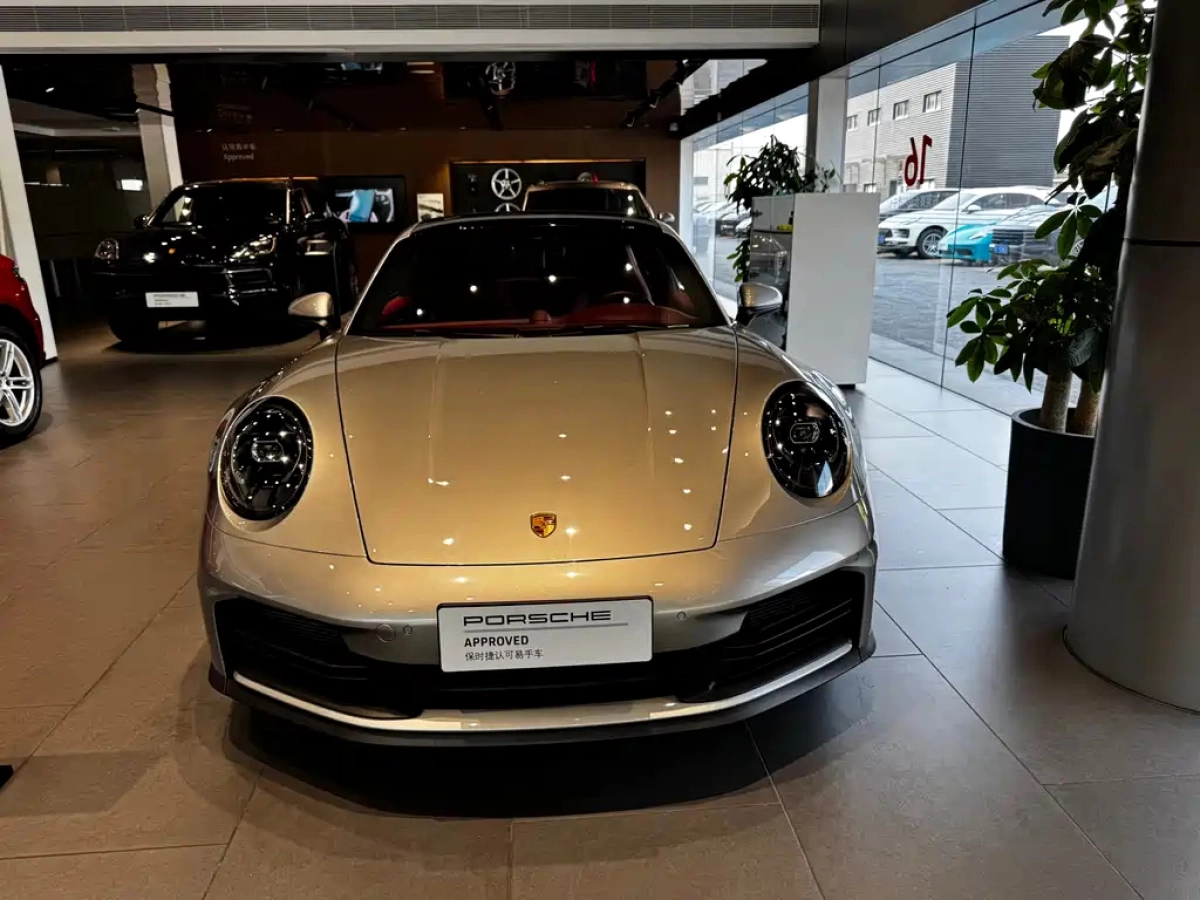 PORSCHE 911