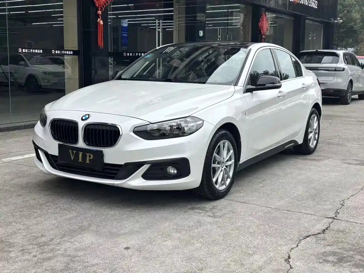 BMW 1-SERIES  2019