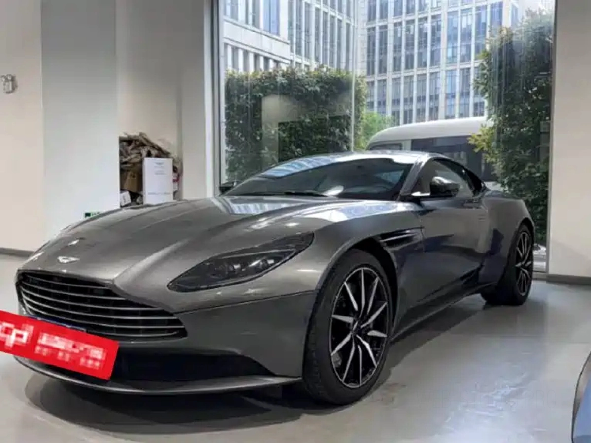 ASTON MARTIN DB11  2022