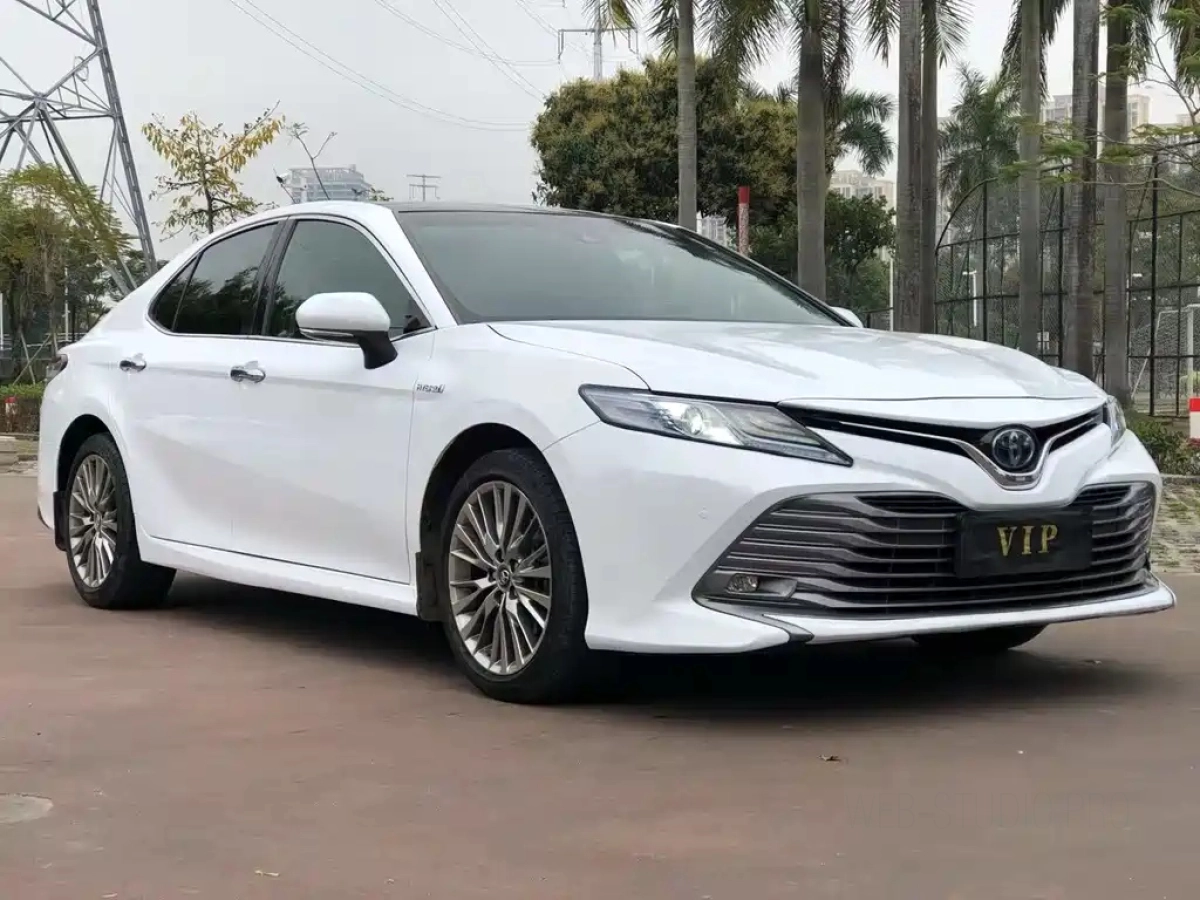 TOYOTA CAMRY  2019