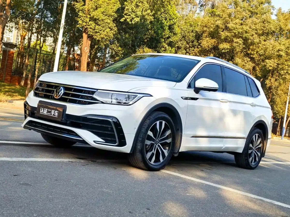 VOLKSWAGEN TIGUAN L
