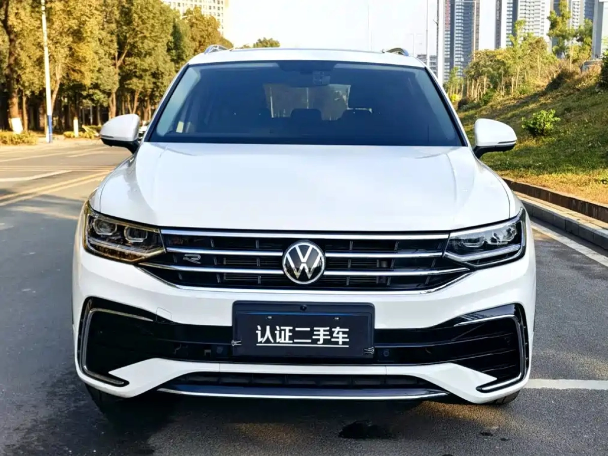 VOLKSWAGEN TIGUAN L