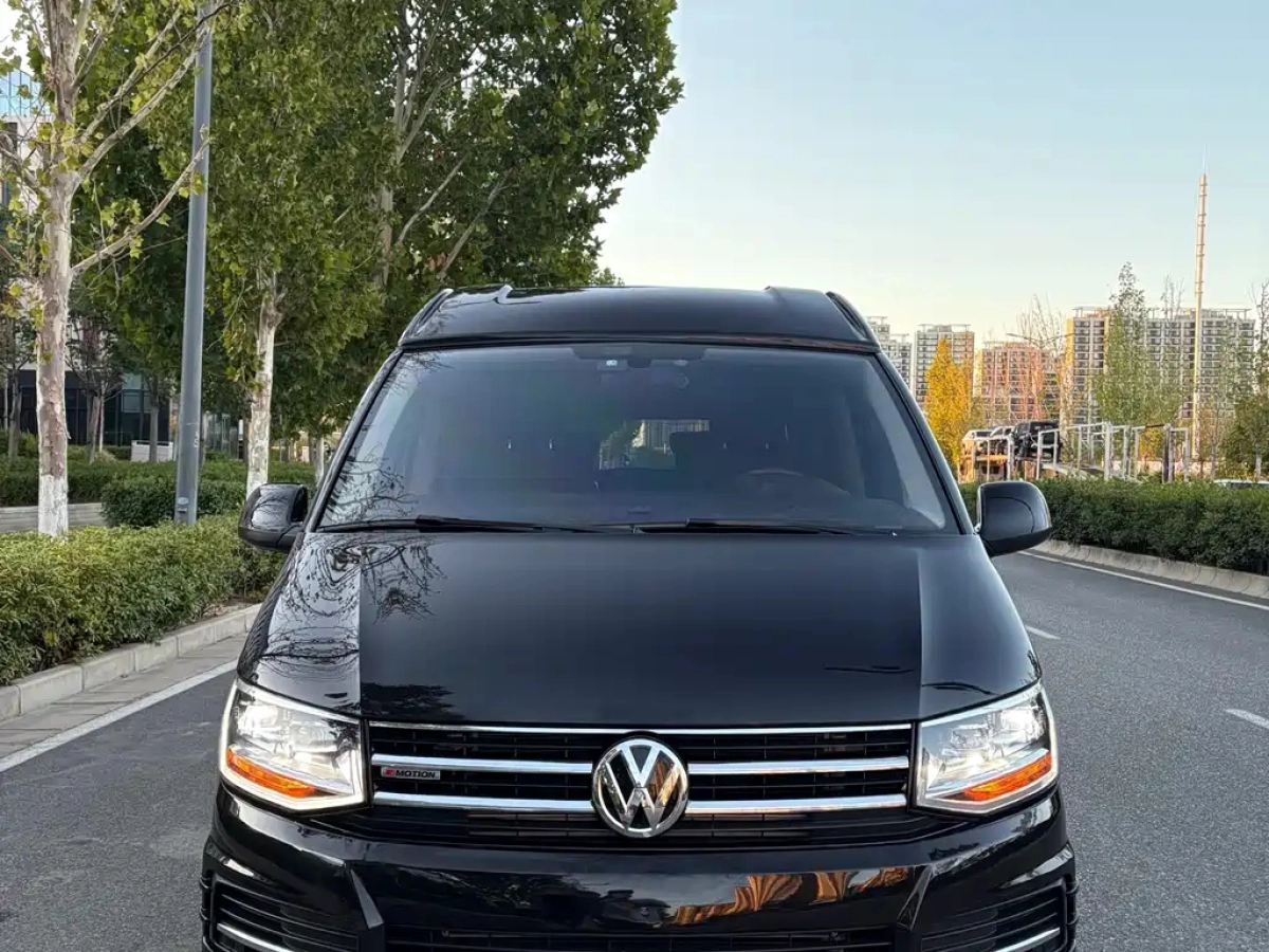 VOLKSWAGEN CARAVELLE