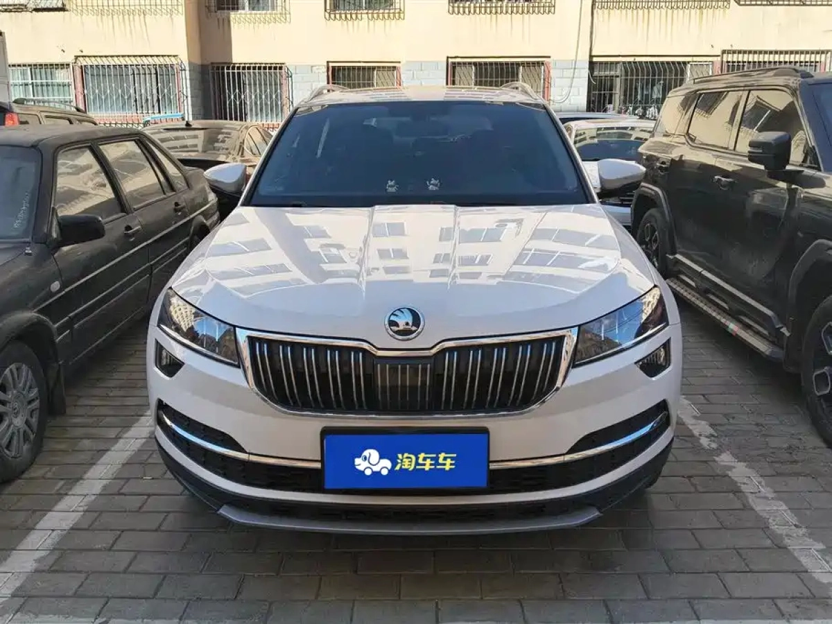 SKODA KAROQ