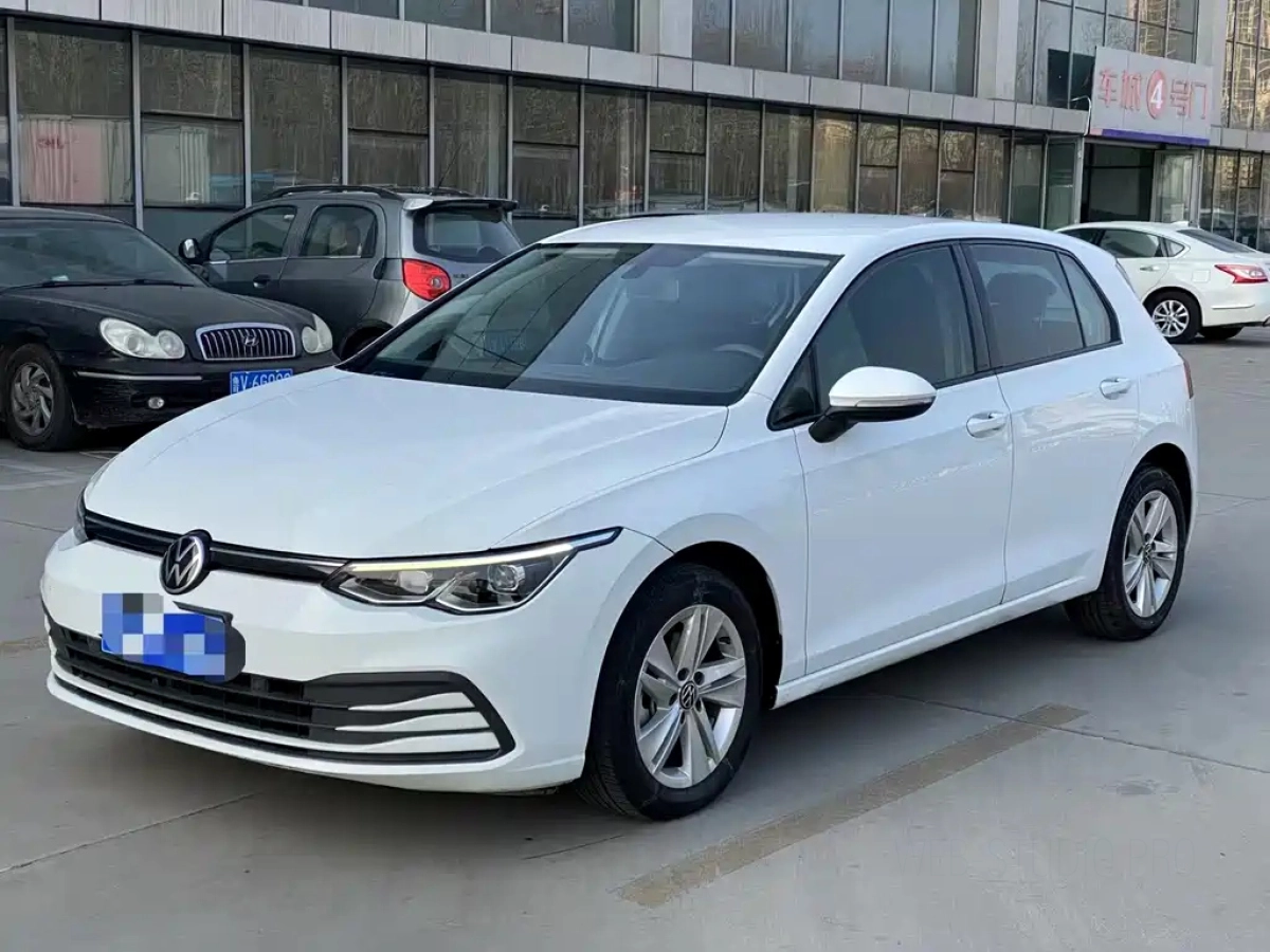 VOLKSWAGEN GOLF  2023