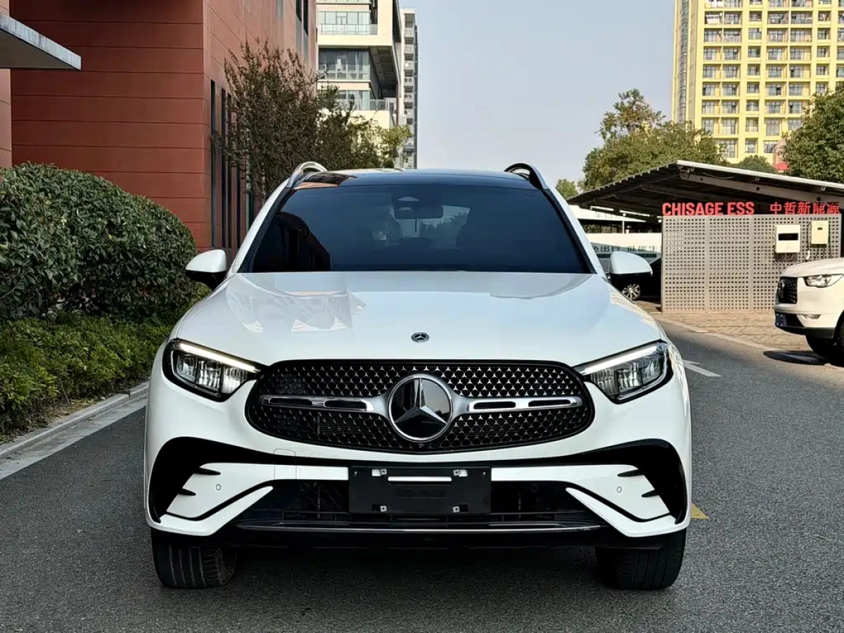 MERCEDES-BENZ GLC