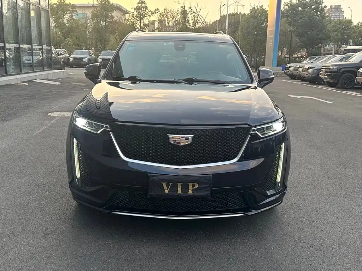 CADILLAC XT6