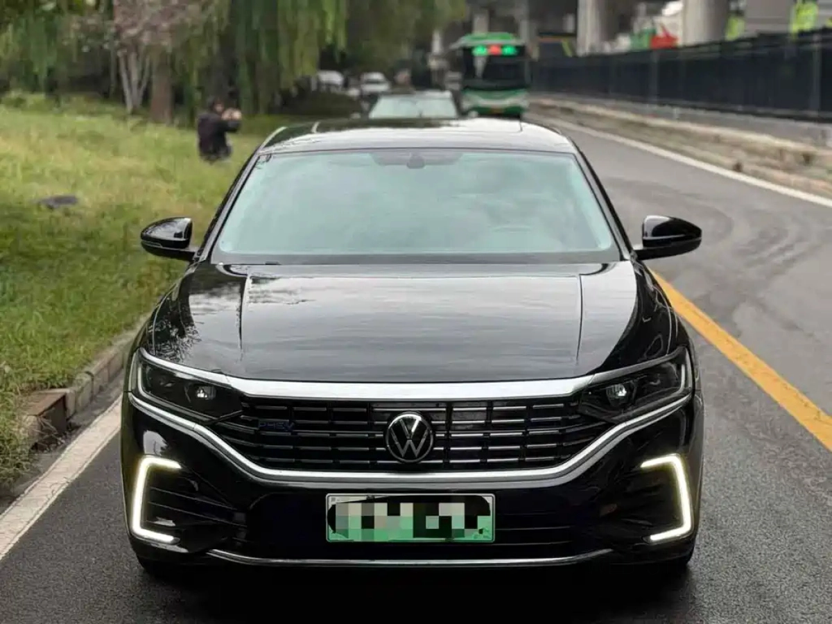 VOLKSWAGEN PASSAT NEW ENERGY
