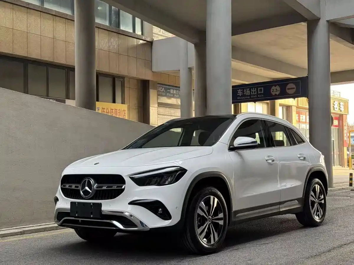 MERCEDES-BENZ GLA  2026