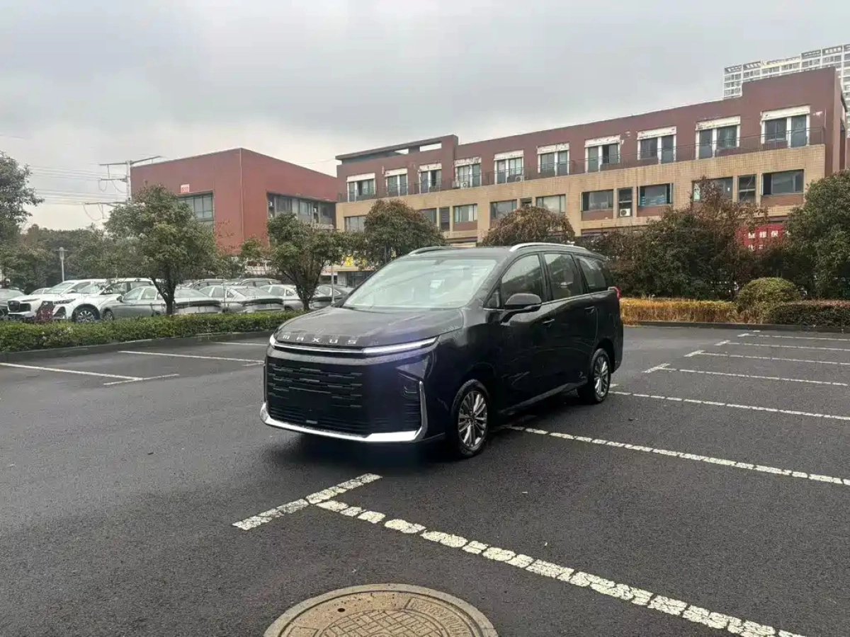 SAIC MAXUS G50 PLUG-IN HYBRID HYBRID  2025