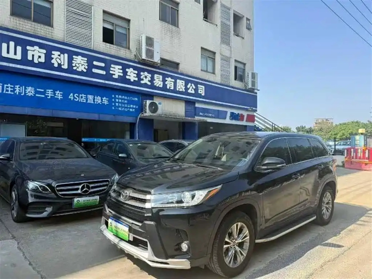 TOYOTA HIGHLANDER