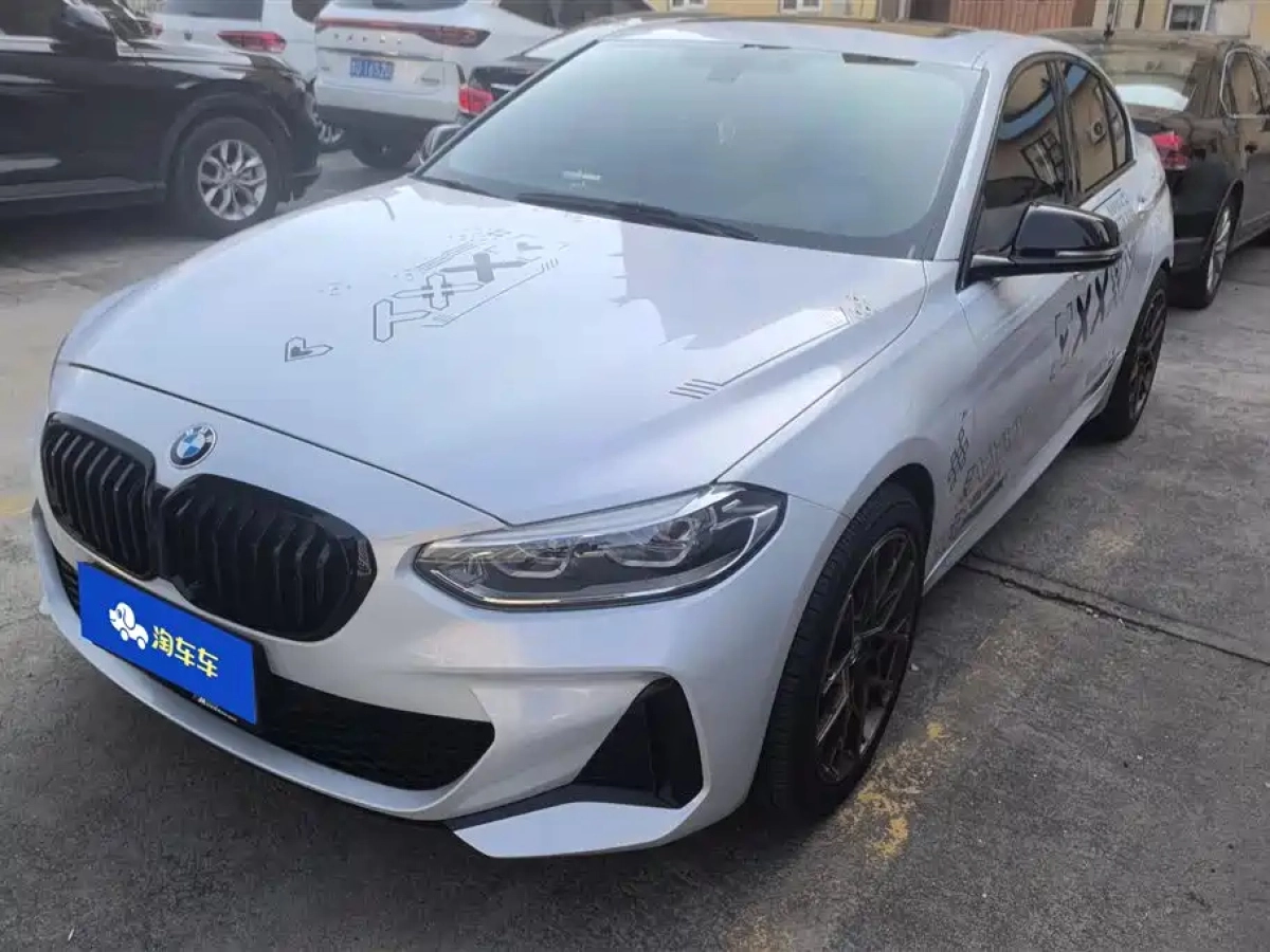 BMW 1-SERIES  2021