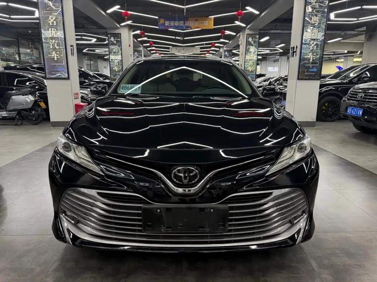TOYOTA CAMRY  2019