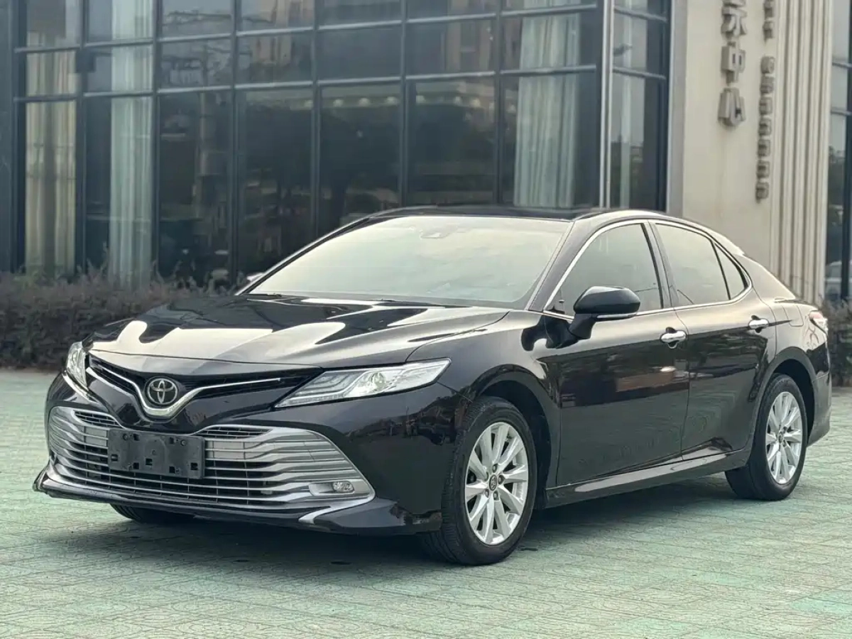 TOYOTA CAMRY  2020