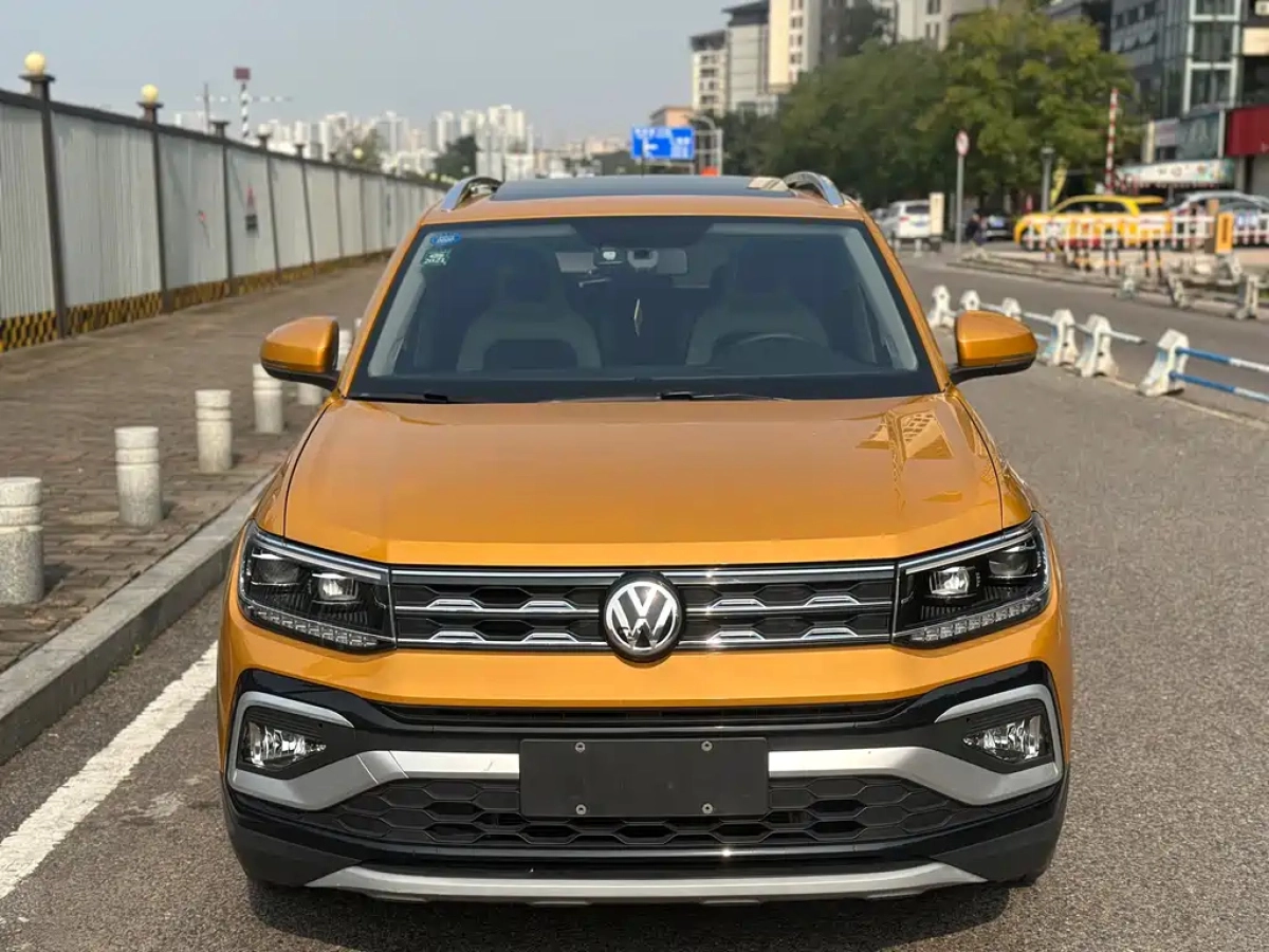 VOLKSWAGEN T-CROSS