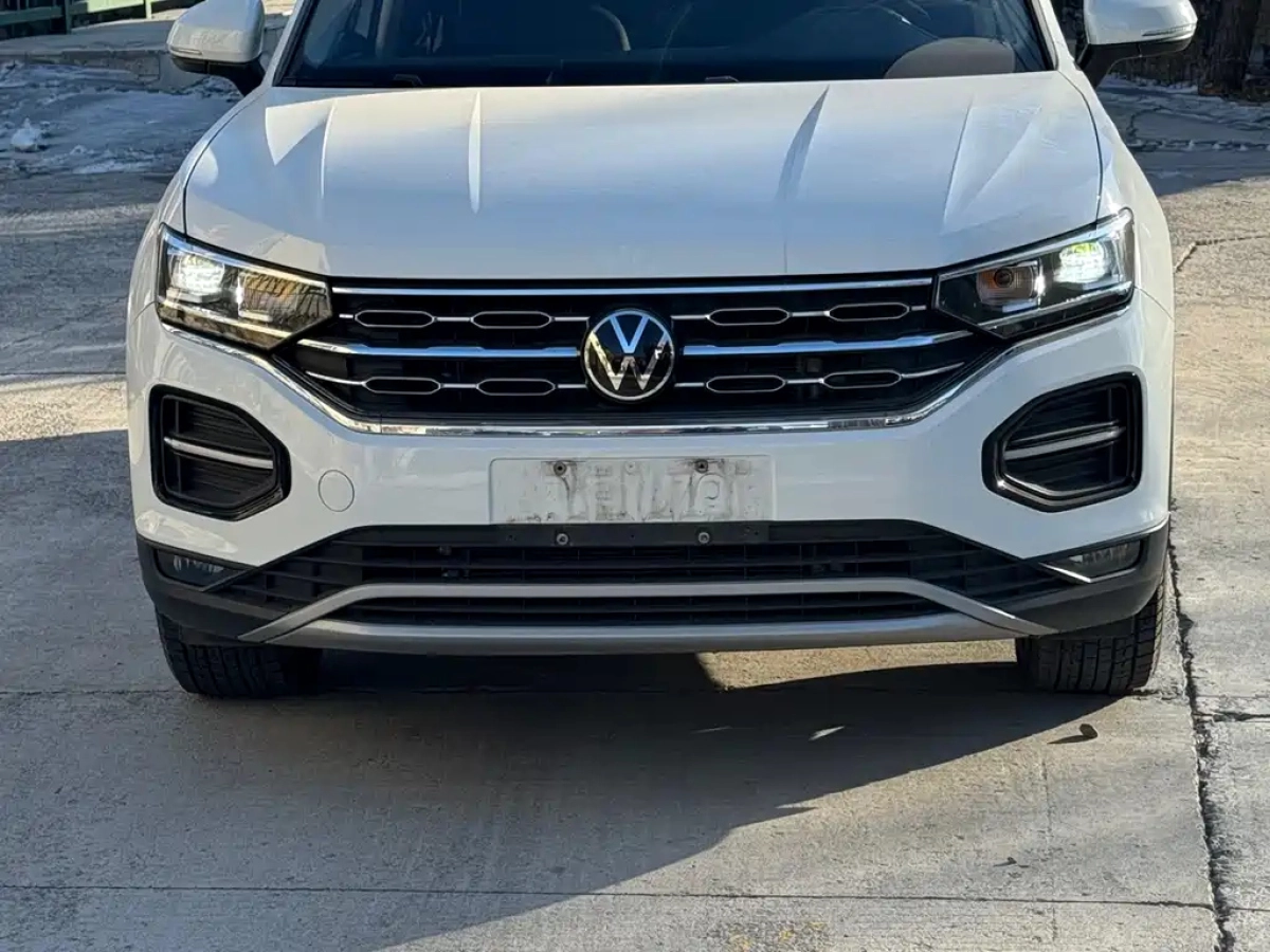 VOLKSWAGEN THARU
