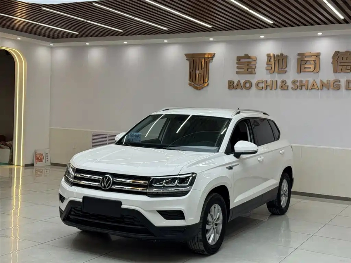 VOLKSWAGEN THARU  2022