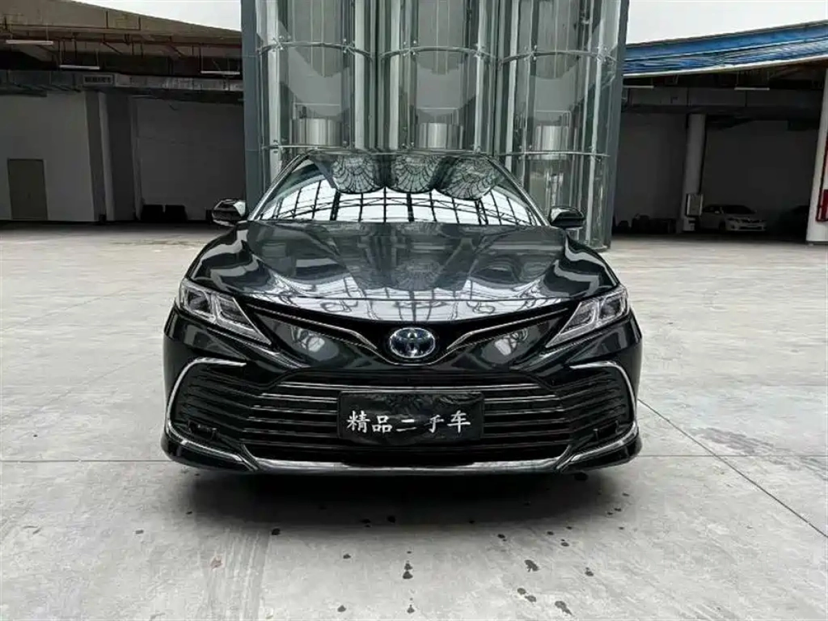 TOYOTA CAMRY