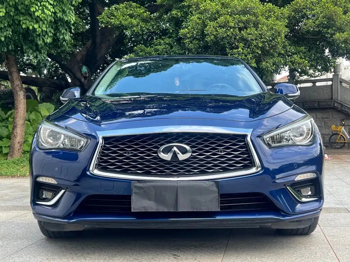 INFINITI Q50L
