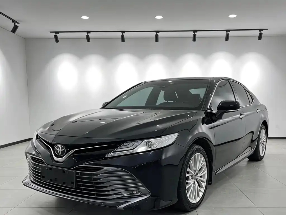 TOYOTA CAMRY  2020