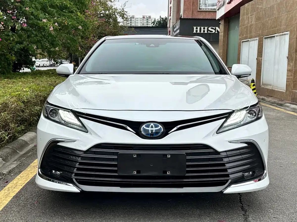 TOYOTA CAMRY