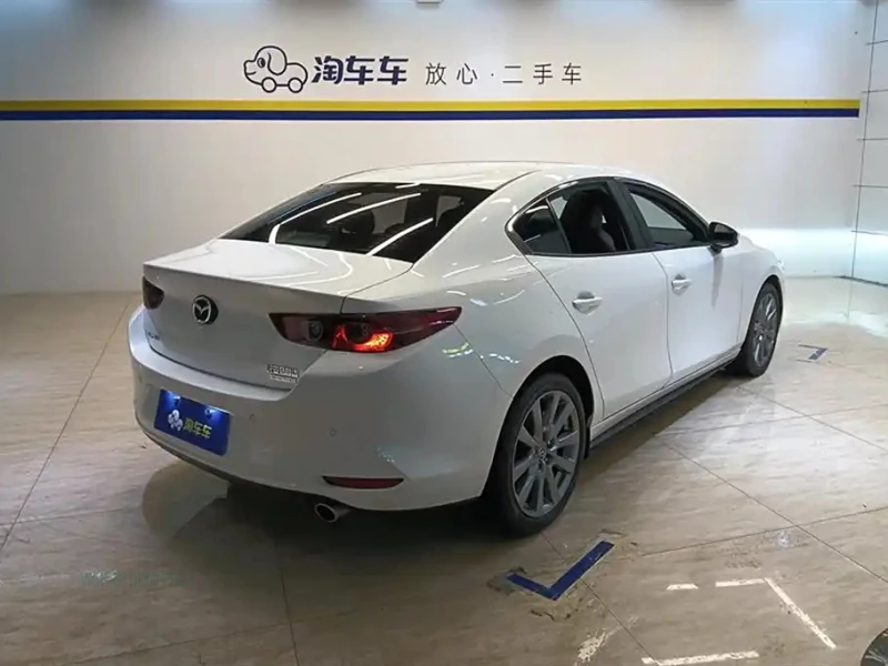 MAZDA 3 AXELA