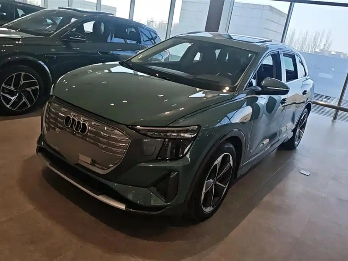 AUDI Q5 E-TRON  2023