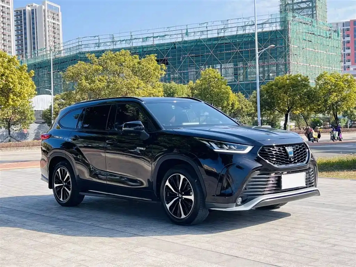 TOYOTA CROWN KLUGER  2023