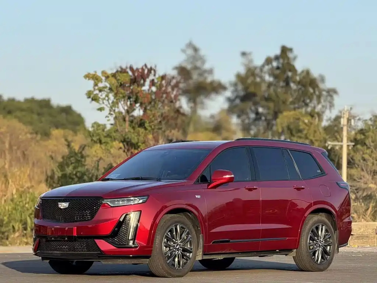 CADILLAC XT6