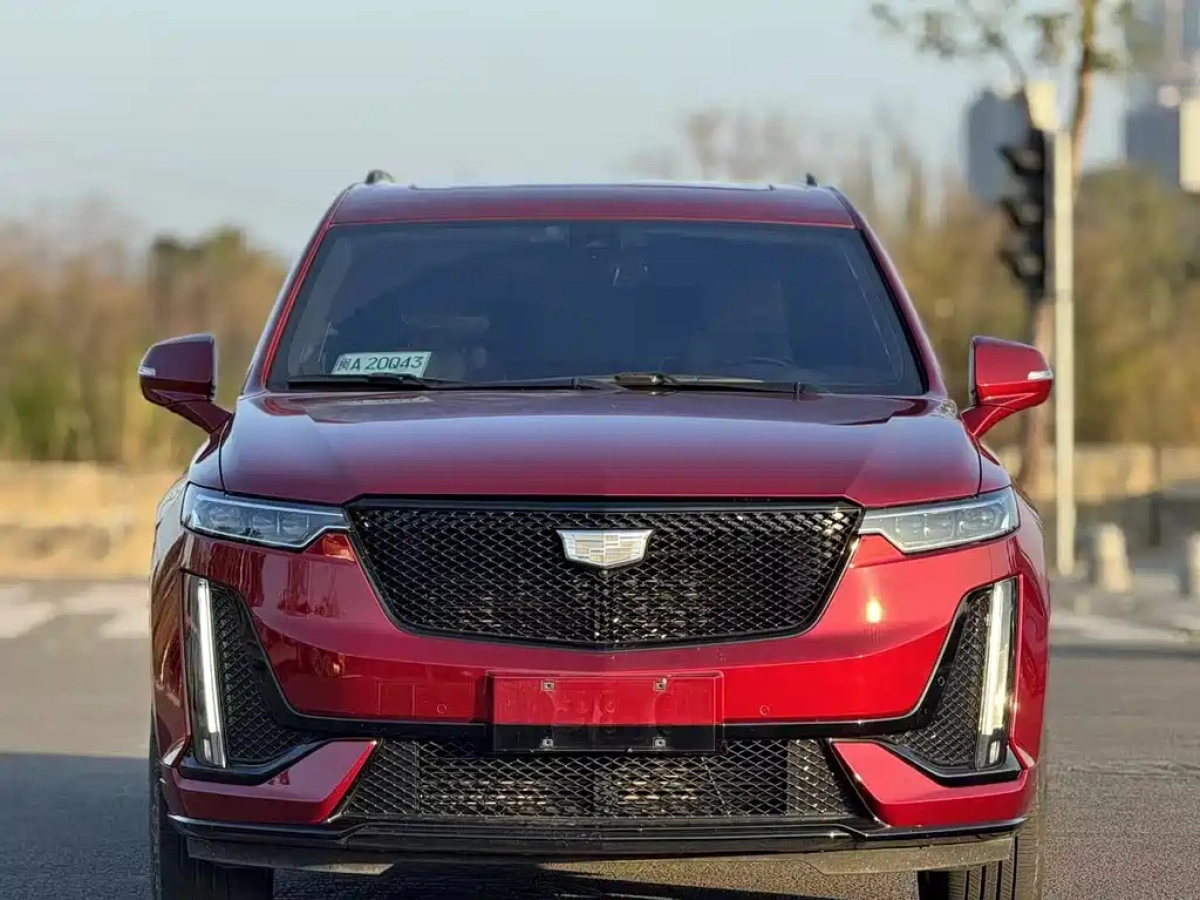 CADILLAC XT6