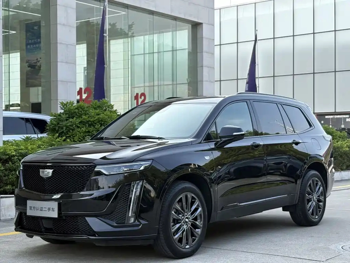 CADILLAC XT6
