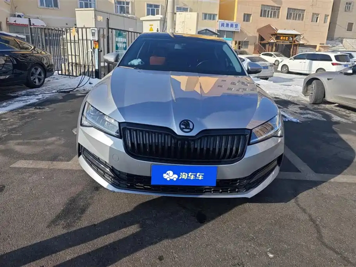 SKODA SUPERB