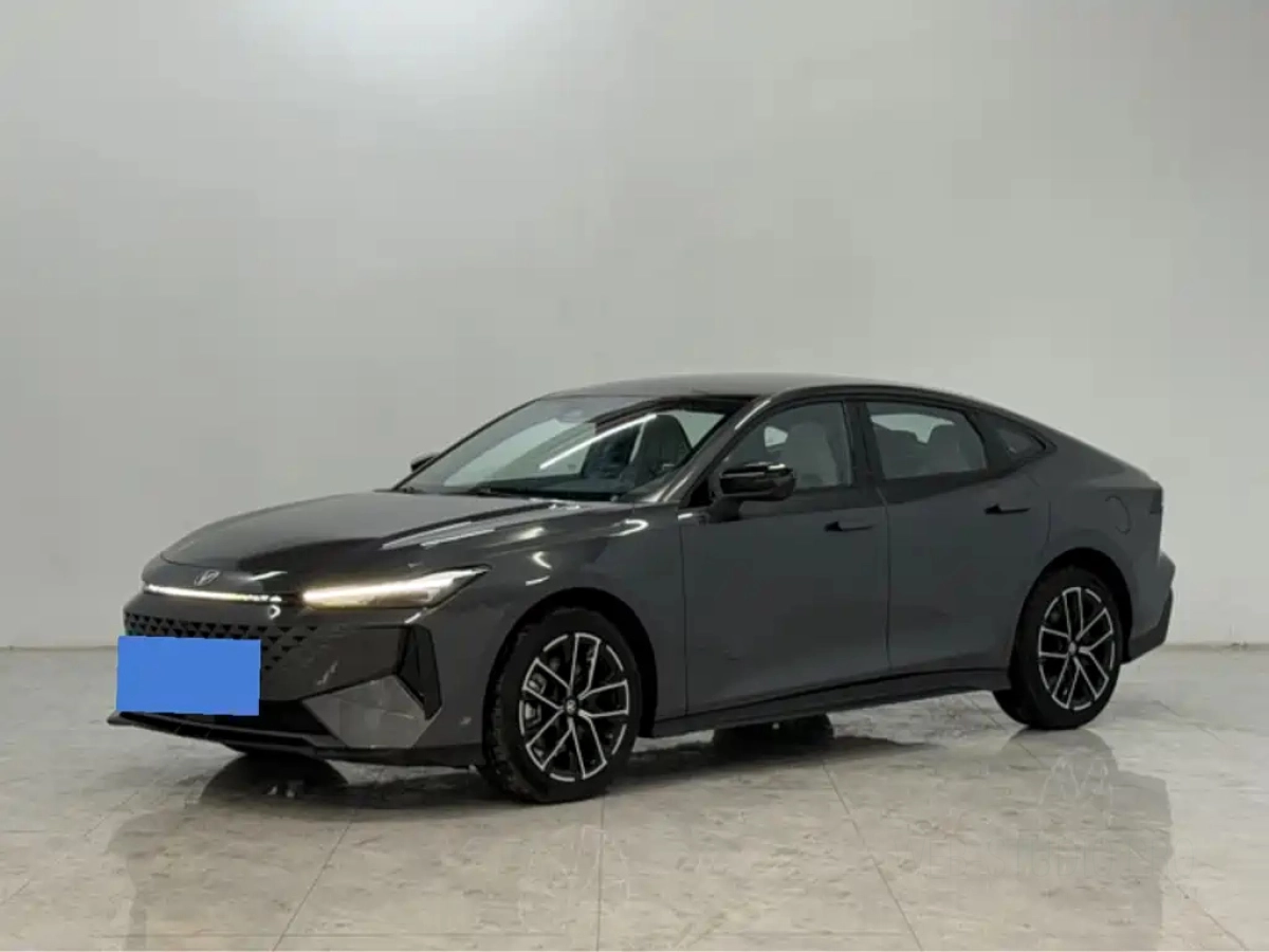 CHANGAN UNI-V IDD  2025