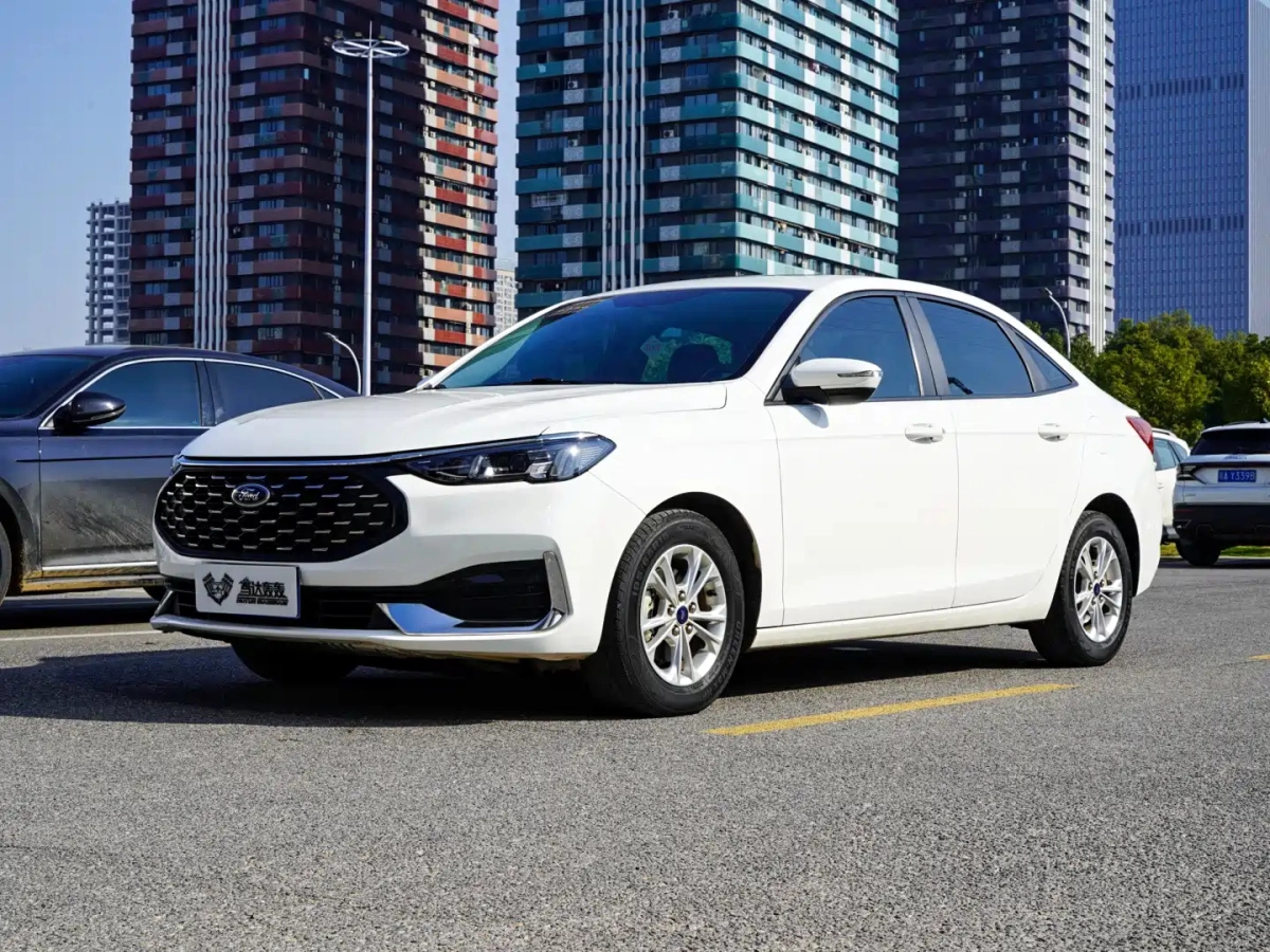 FORD FOCUS CLASSIC  2022