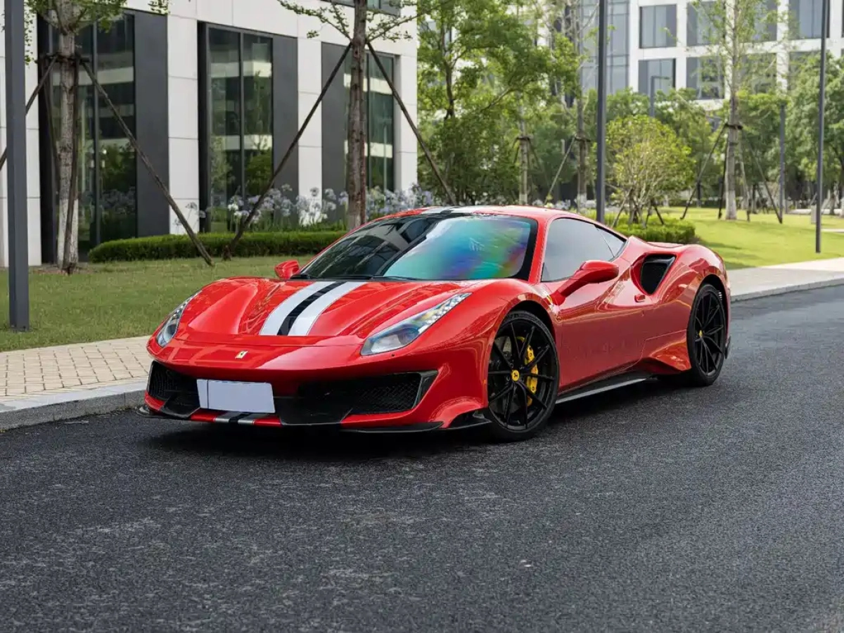 FERRARI 488