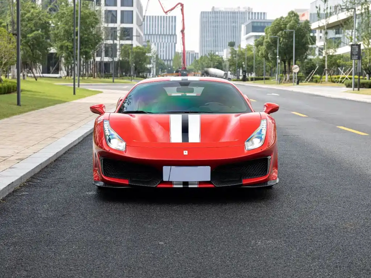 FERRARI 488