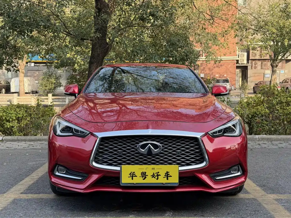 INFINITI Q60