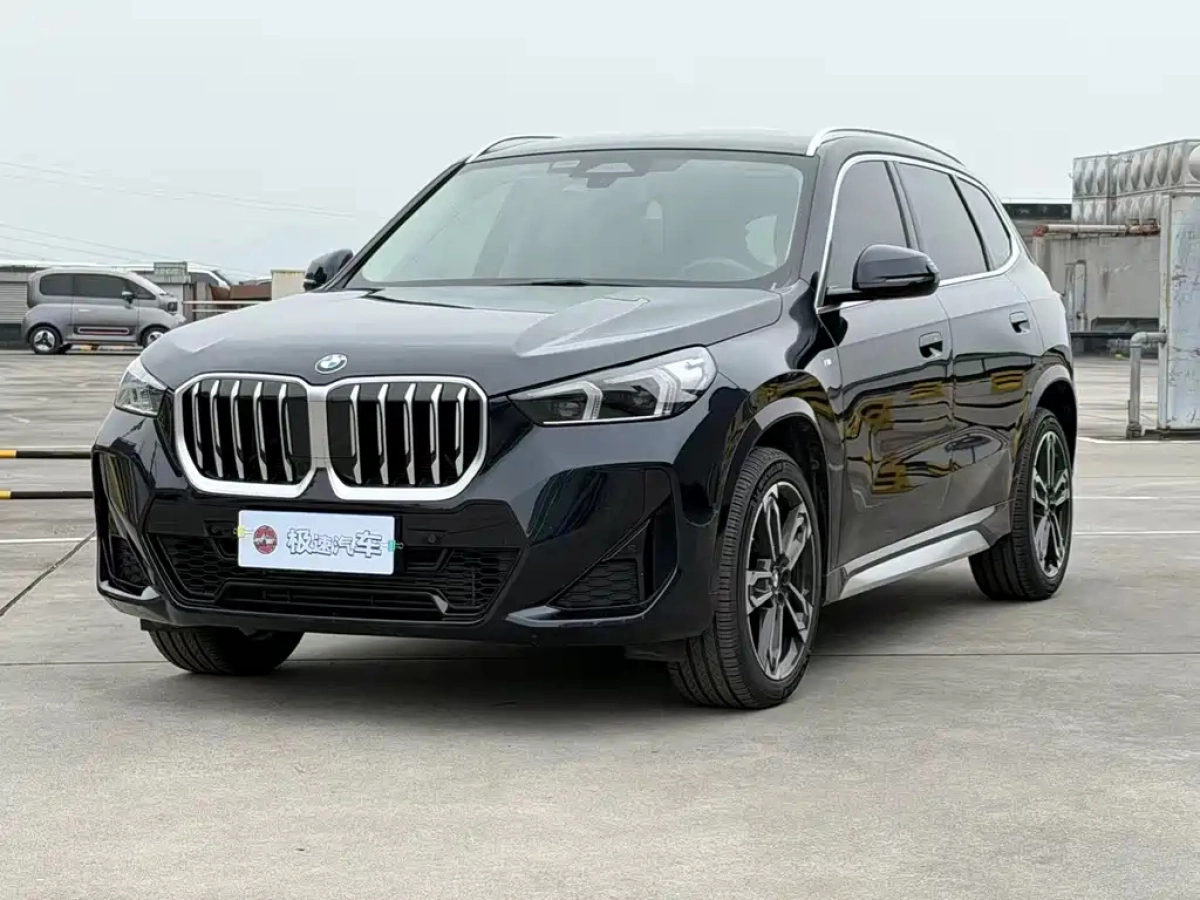 BMW X1  2024