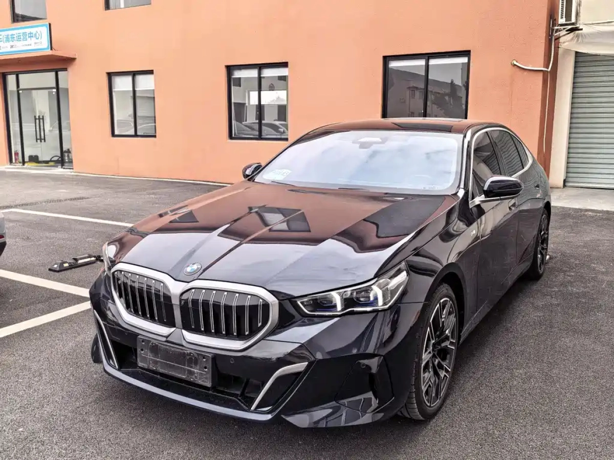 BMW 5 SERIES