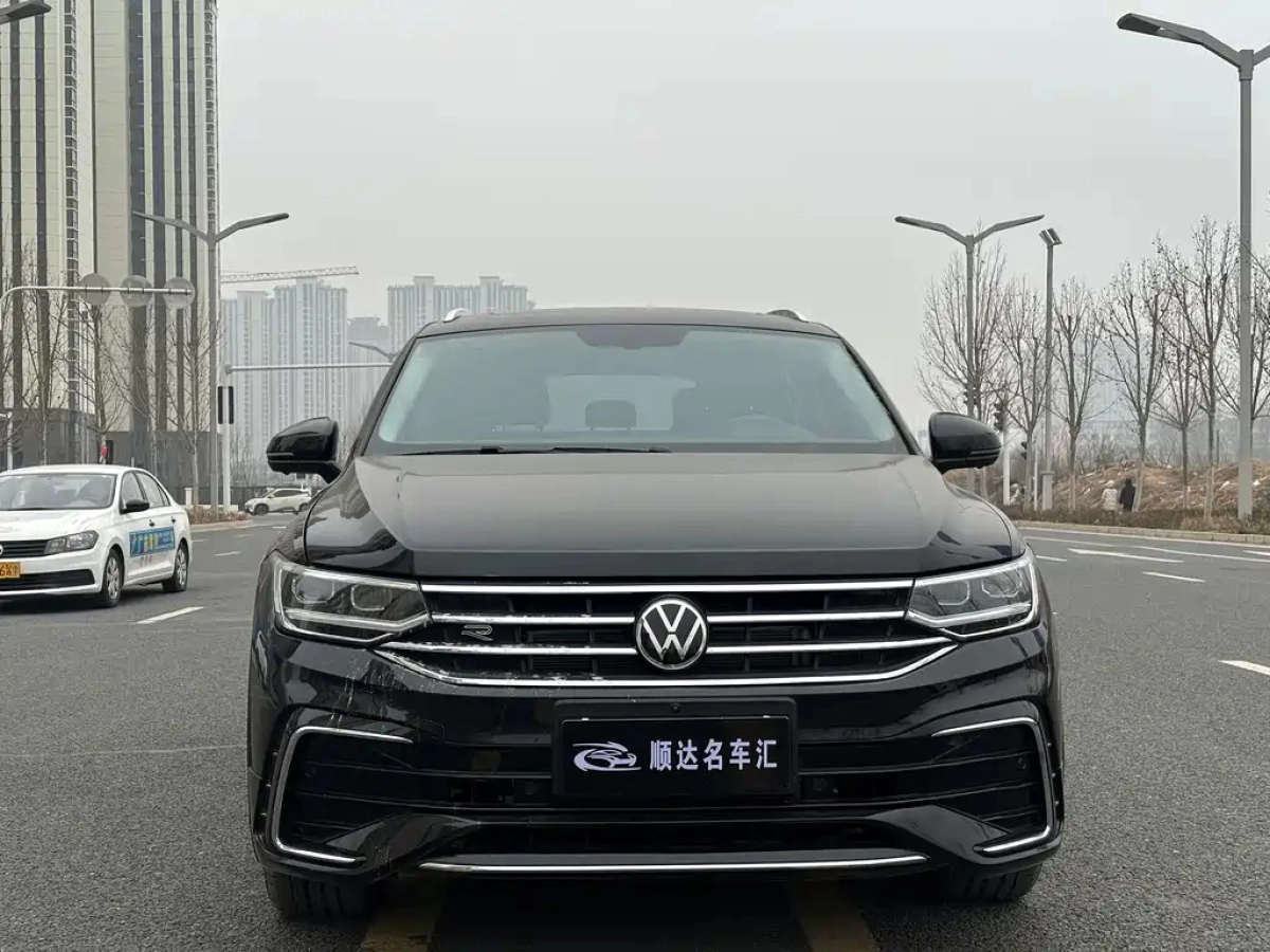 VOLKSWAGEN TIGUAN X