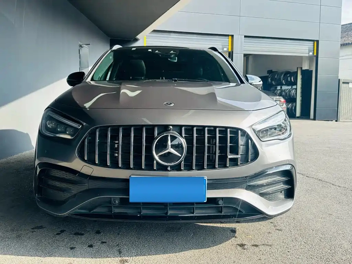 MERCEDES-BENZ GLA AMG