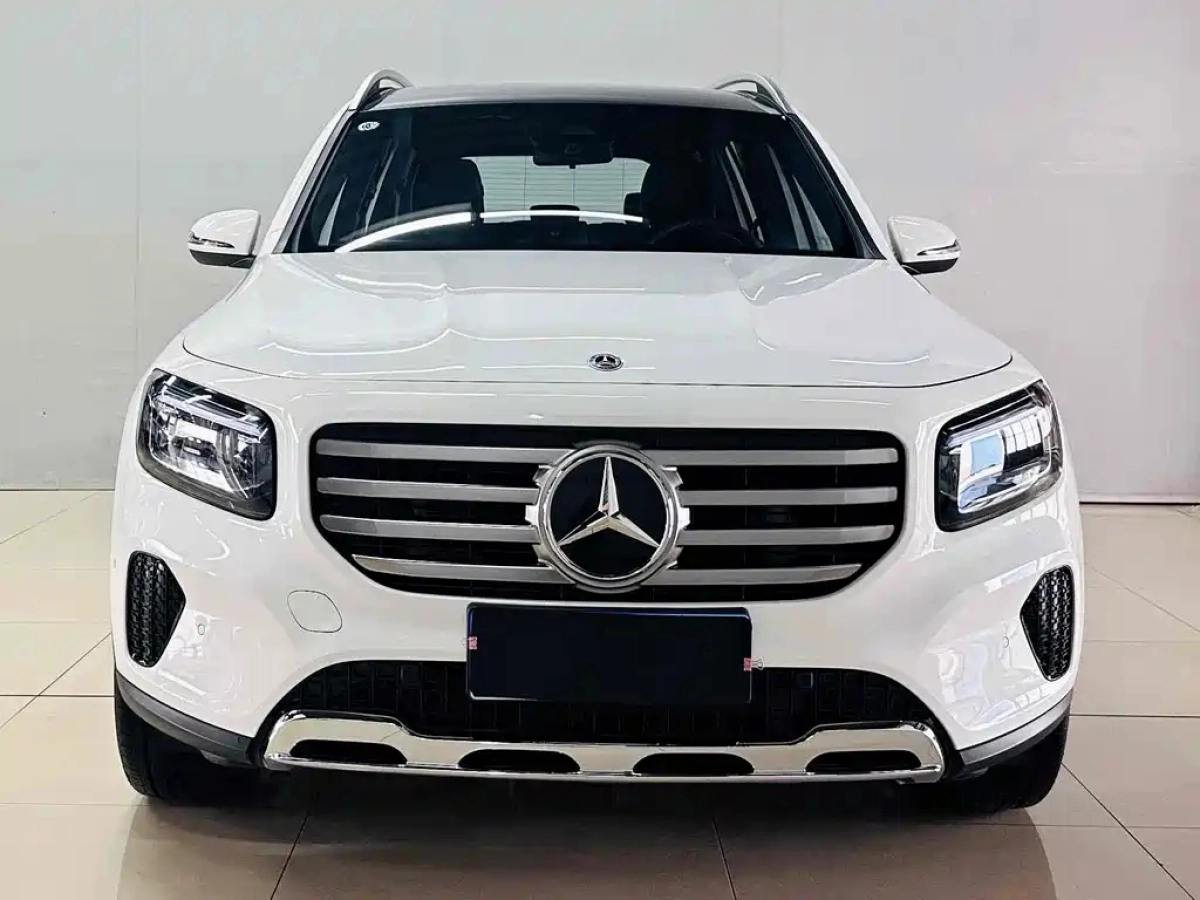 MERCEDES-BENZ GLB  2024