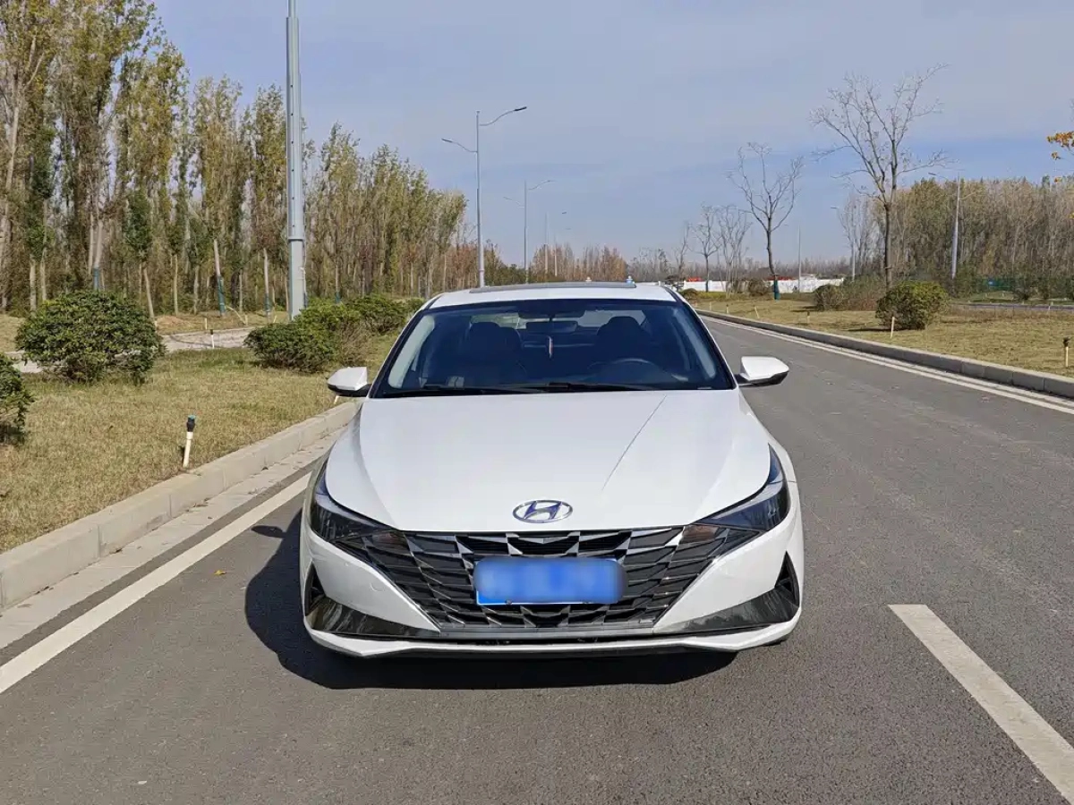 HYUNDAI ELANTRA