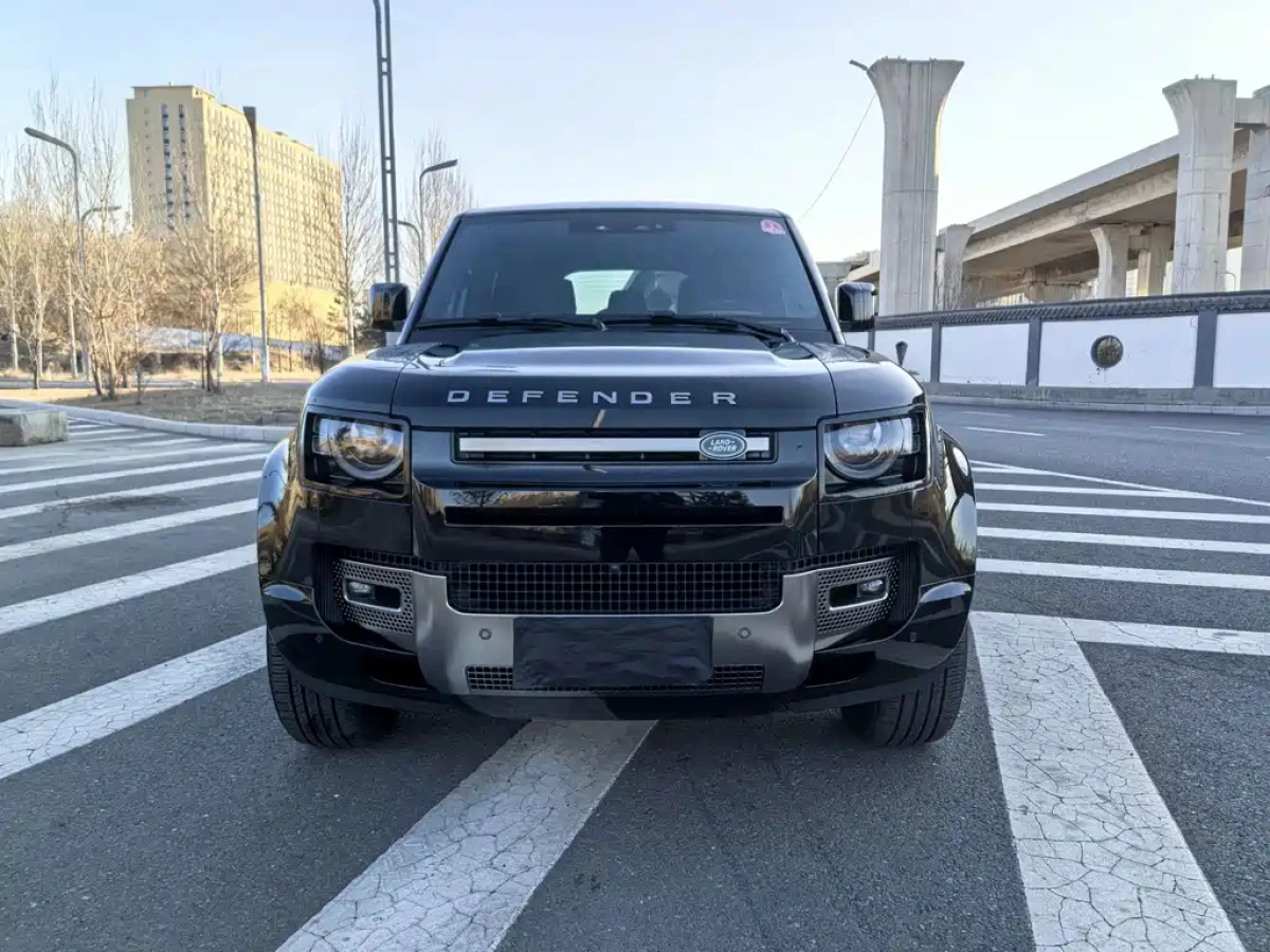 LAND ROVER DEFENDER